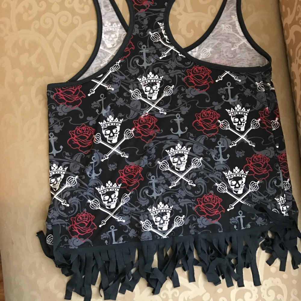 Skull and Roses Tank - Picture 2 of 3